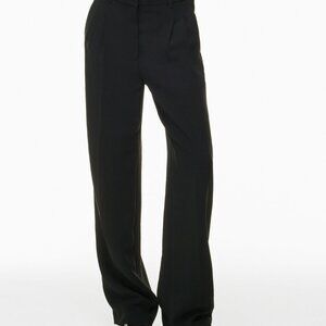 Aritzia Effortless Pant in Crepette in Black Size 4